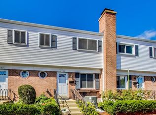 8440 Linder Ct, Skokie, IL 60077