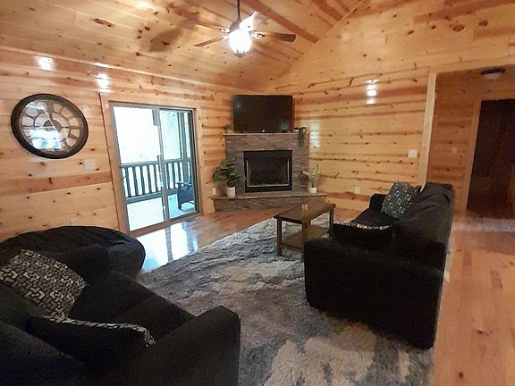 4th image of 122 Woodcrest Dr