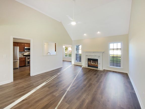 3rd image of 4432 Ironhorse Way