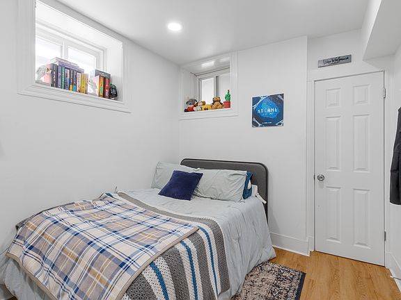 4th image of 7 Woodbridge St #14