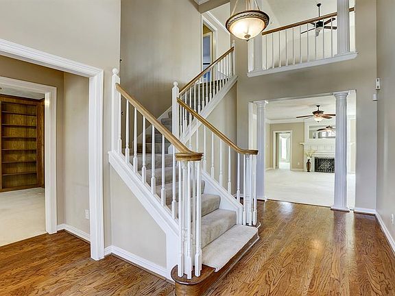 5th image of 24727 Lakebriar Dr
