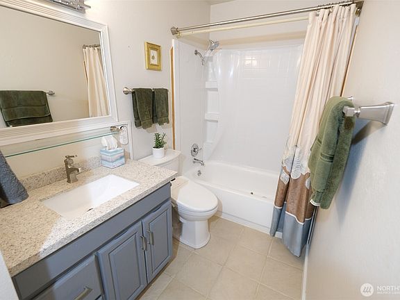 5th image of 4823 180th Street SW #H-204