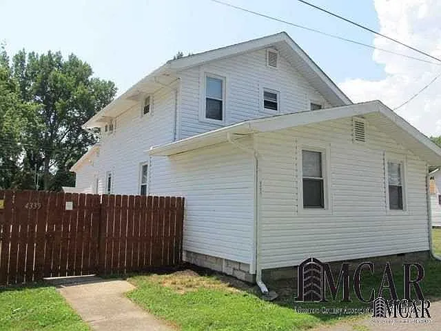 4339 S 10th St photo 1