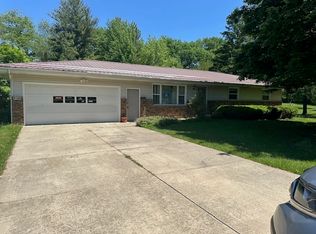 9140 Polaris Dr, Bloomington, IL