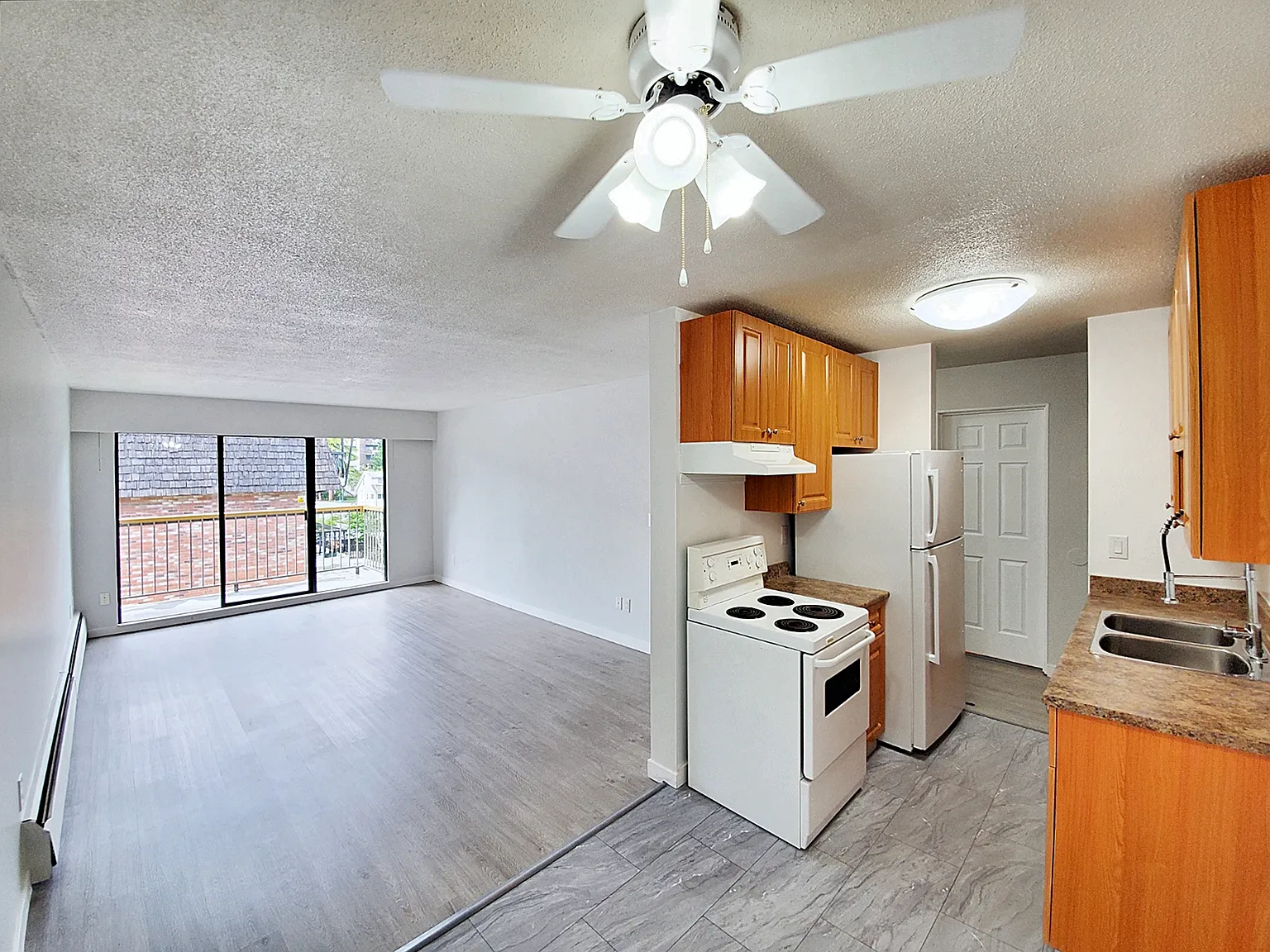 Crown Apartments — Photo 4