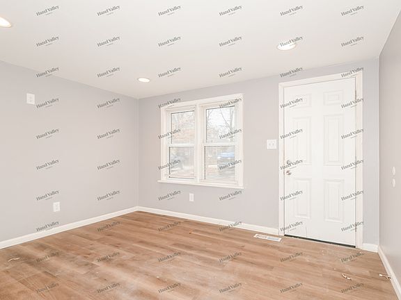 4th image of 228 Williams Blvd
