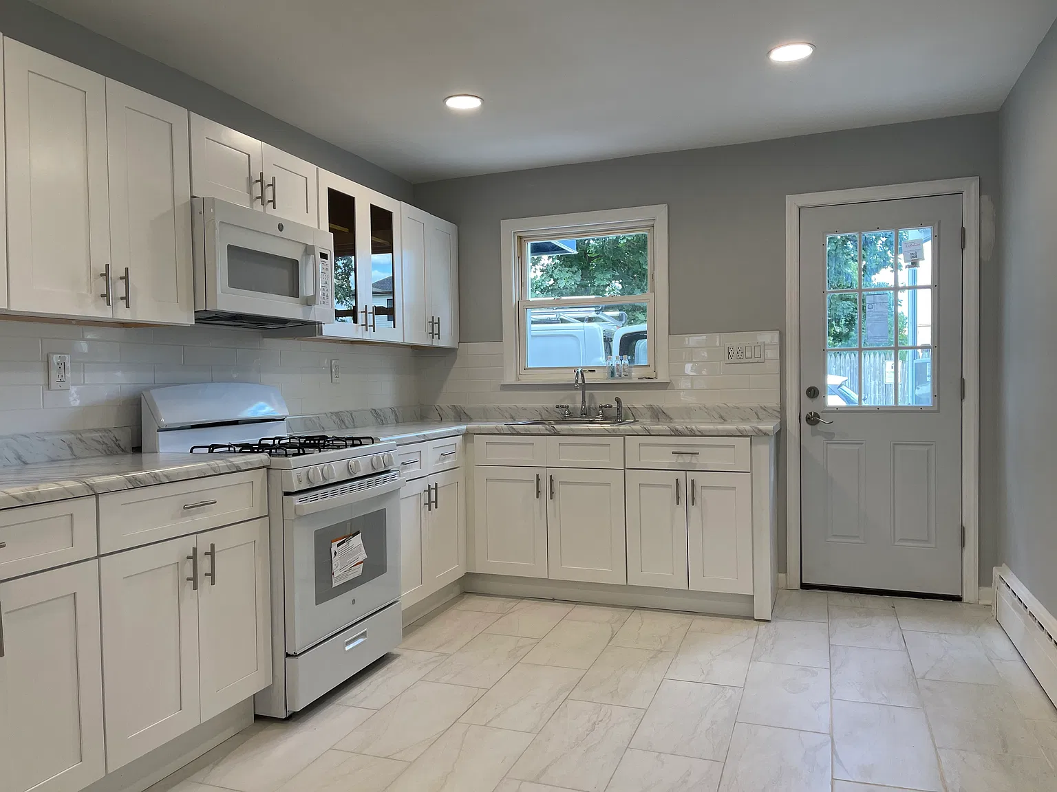 1 bed, 810 sqft, $1,850 — Photo 4