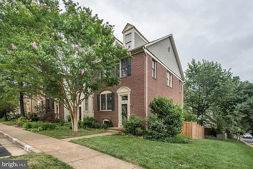 1264 Quaker Hill Dr Photo 1