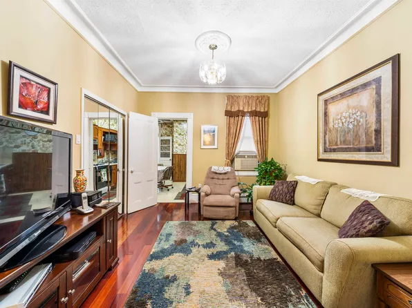 415a 57th Street image 4 of 37