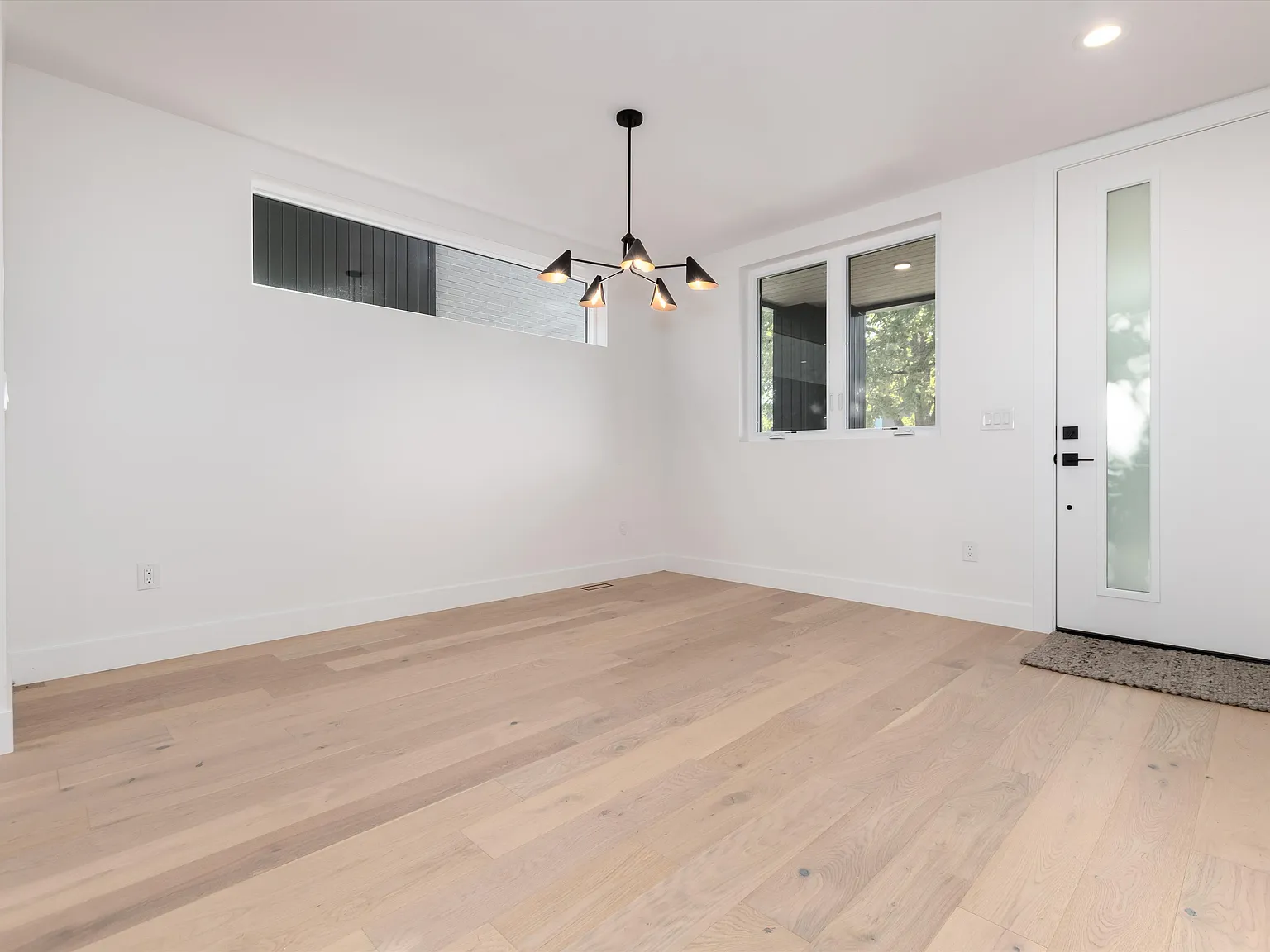 4 bed, 4.5 bath, 3027 sqft, $6,250 — Photo 3