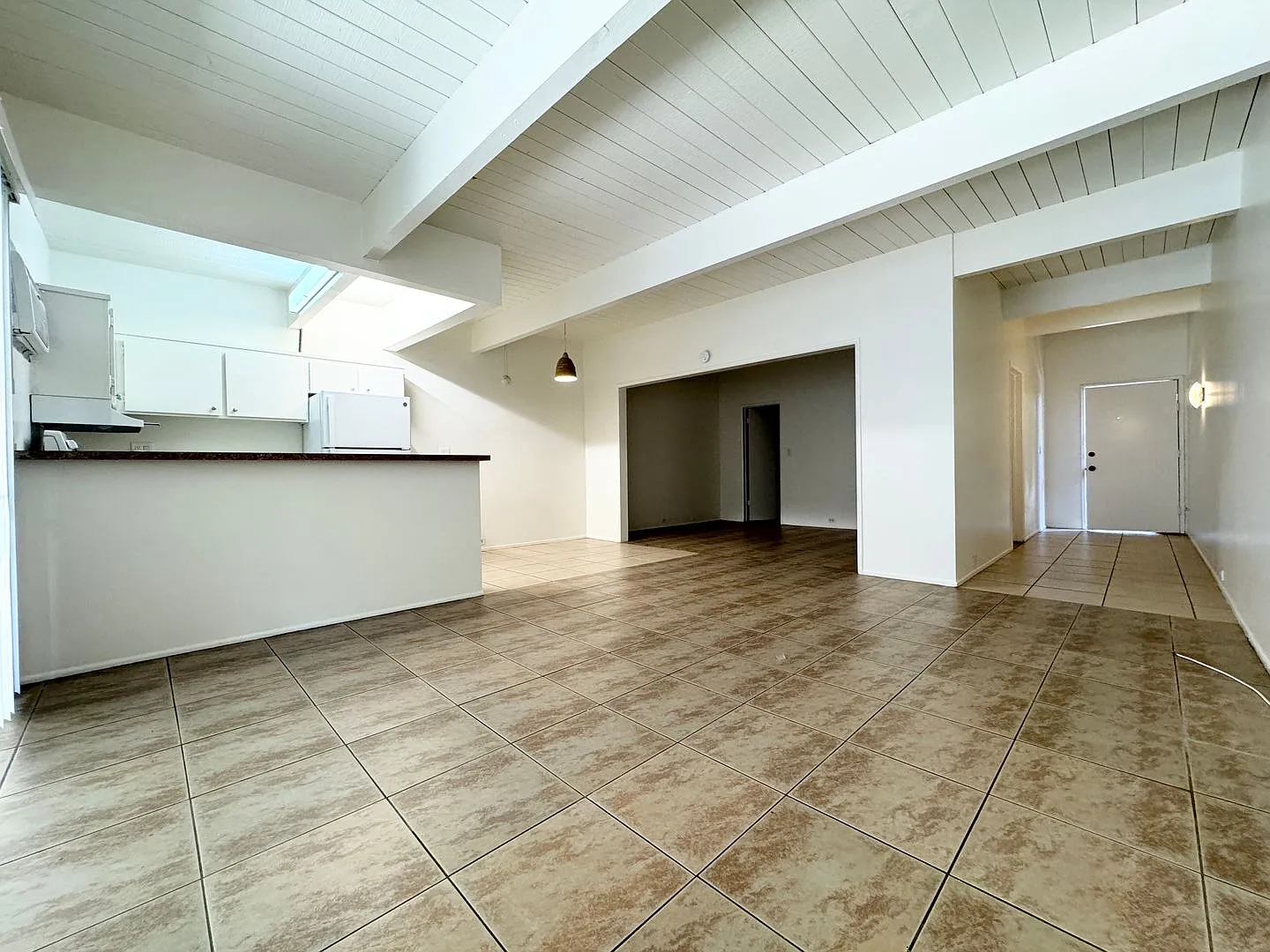 Available Now!! Studio / 1 Bath Apartment In Palm Springs! — Photo 3