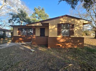 1112 N 4th St, Silsbee, TX 77656