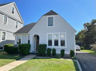 21 Waverly Pl, Red Bank, NJ 07701