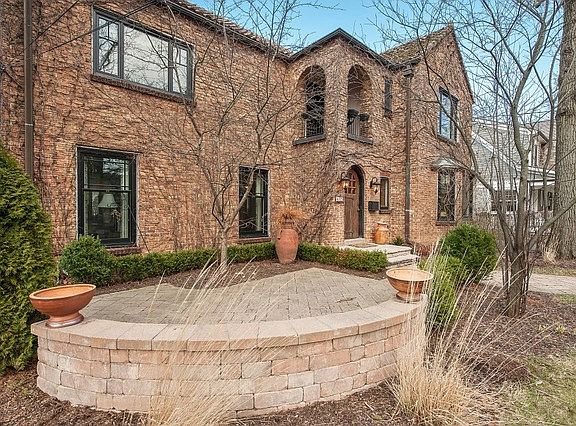 4th image of 435 Oakdale Ave