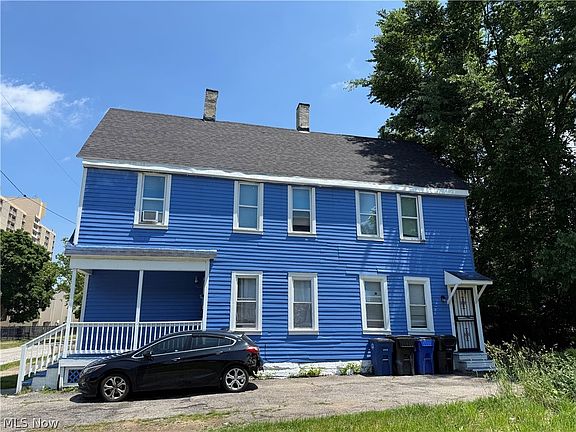 3rd image of 7108 Dellenbaugh Ave