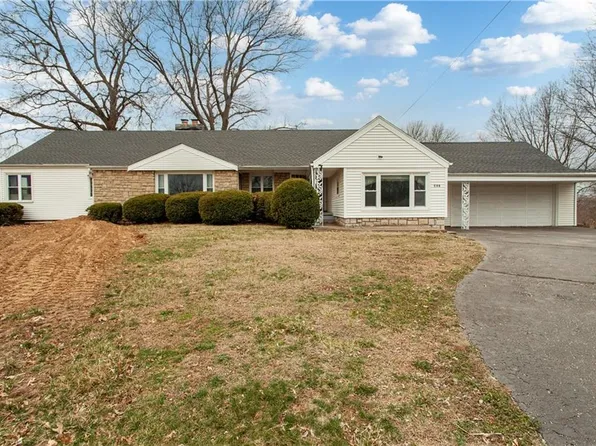 208 Westview Pl, Excelsior Springs, MO 64024