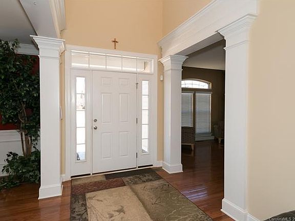 2nd image of 166 Bay Laurel Dr