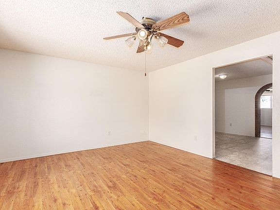 5th image of 3730 W Sharon Ave