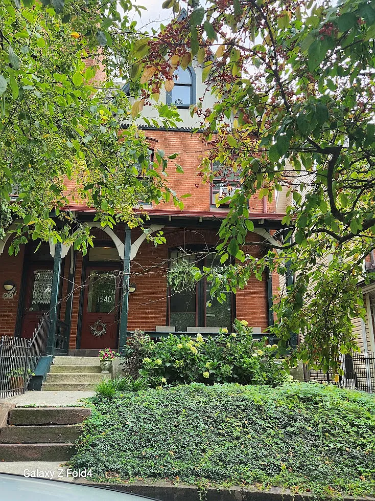 2 bed, 800 sqft, $1,400 — Photo 1