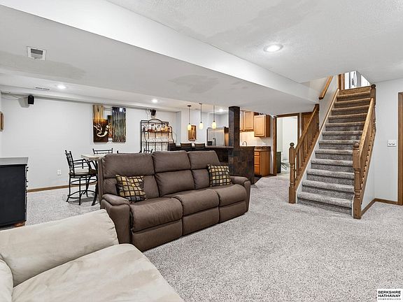 4th image of 508 Oakwood Dr