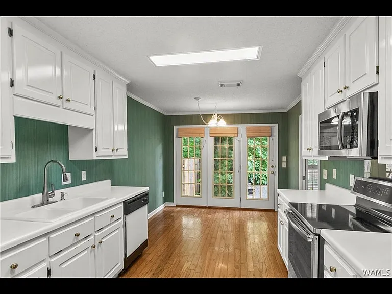 2101 Fox Ridge Rd #1 — Photo 10