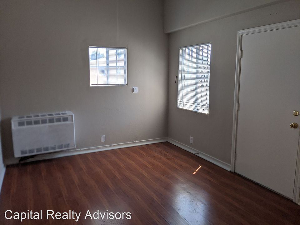 1st image of 1131 E 4th St #7