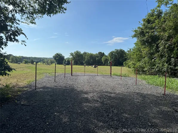 62 Highway, Tahlequah, OK 74464