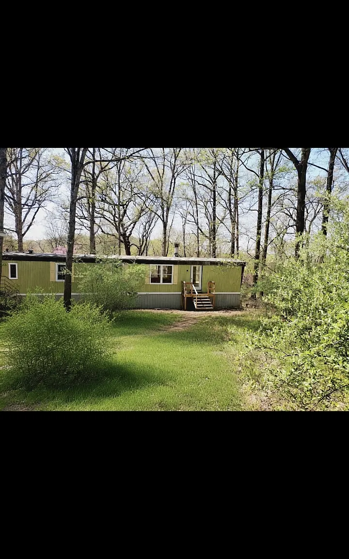 156 Bluff Ln — Photo 3