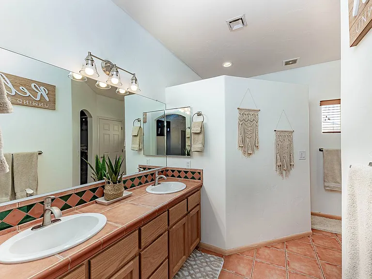 3921 Aloha Ln — Photo 42