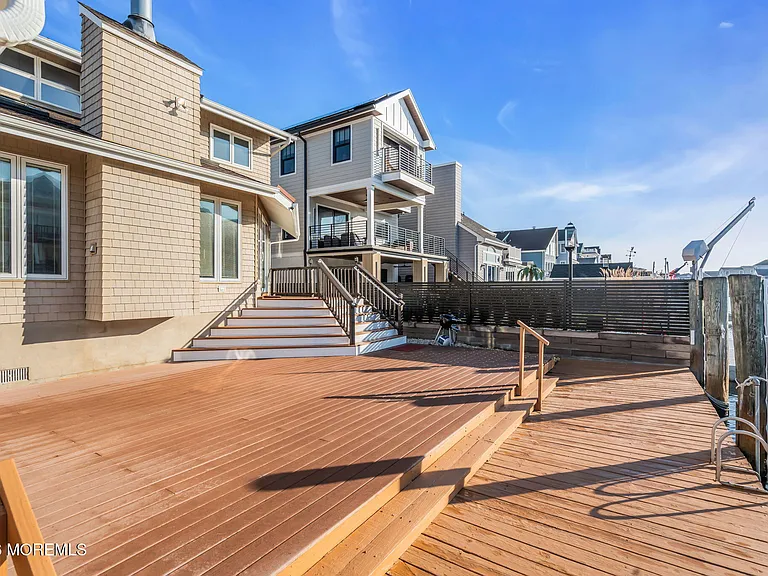 475 Long Ave — Photo 24