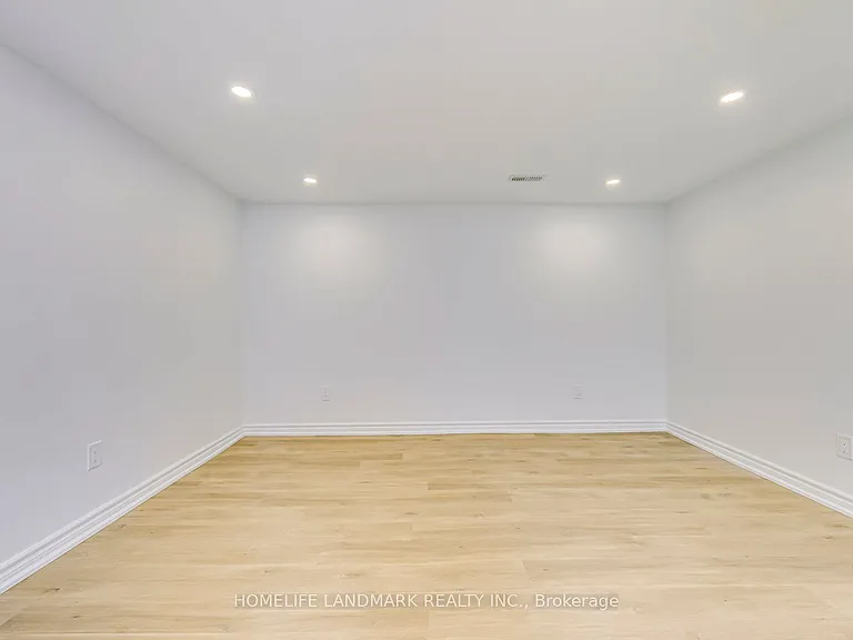 146 Manning Ave — Photo 26