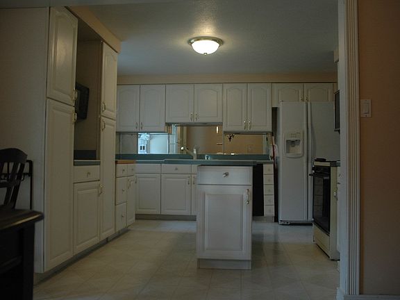 Spacious kitchen