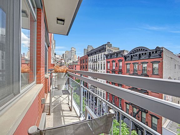 5th image of 29 Prince St APT 5