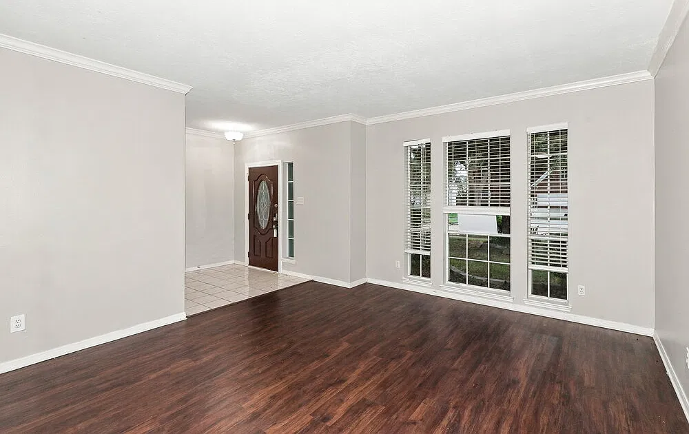 4 bed, 2.5 bath, 2348 sqft, $2,060 — Photo 4