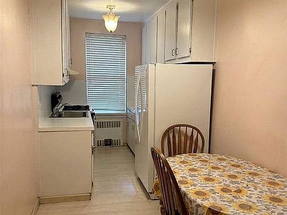4th image of 2645 Homecrest Ave APT 3G