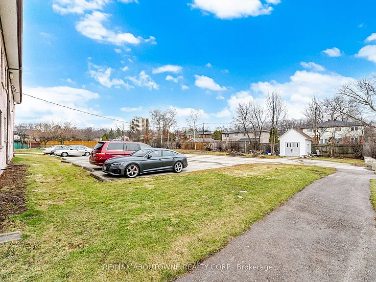1047 Churchill Ave E #5 — Photo 30