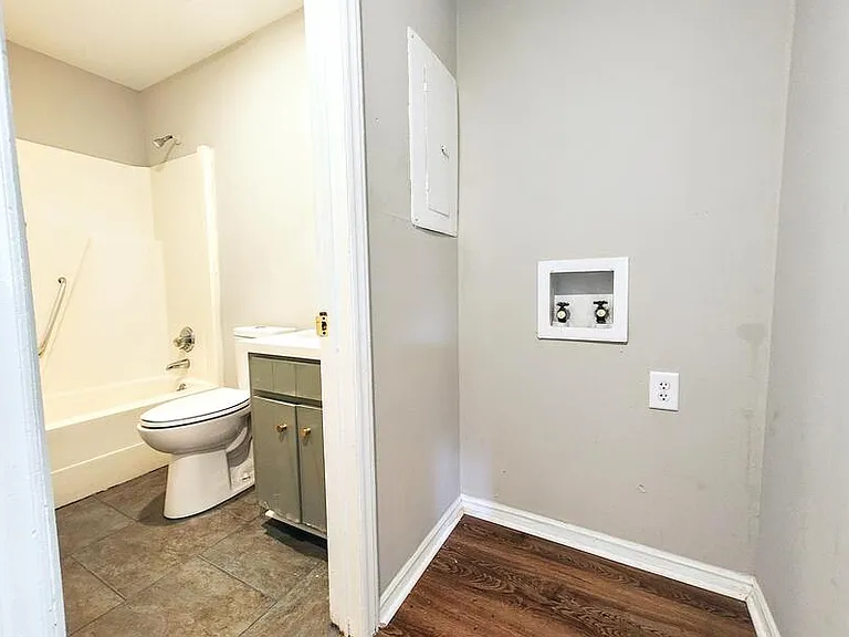 4421 Layola Ave — Photo 6