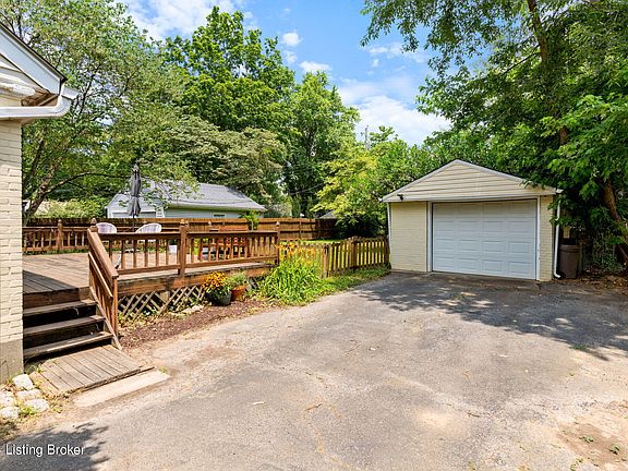 3rd image of 2831 Yorkshire Blvd