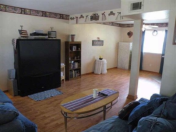 2nd image of 716 Brooks Dr
