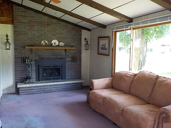 3rd image of 133 Briar Hill St