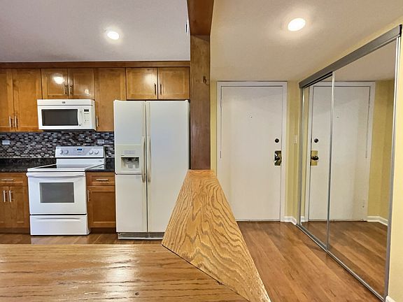 5th image of 350 Plum Creek Dr #3111