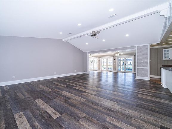 4th image of 2610 Orchid Ln