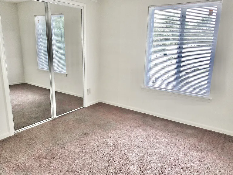Derby Run Apartments — Photo 107