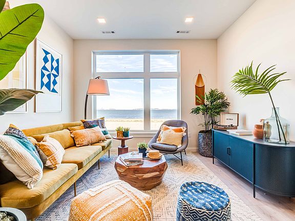3rd image of 21 Revere Beach Pkwy #405R