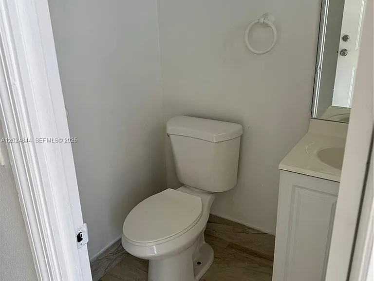 2903 N Miami Beach Blvd #907 — Photo 12