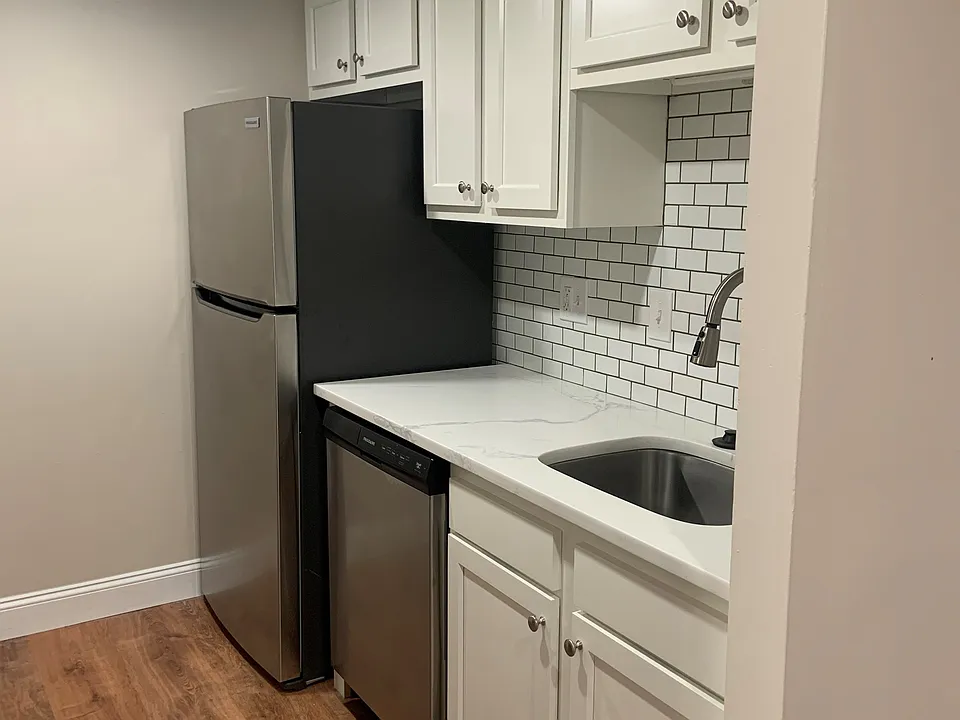 370 Simmonsville Ave #3307