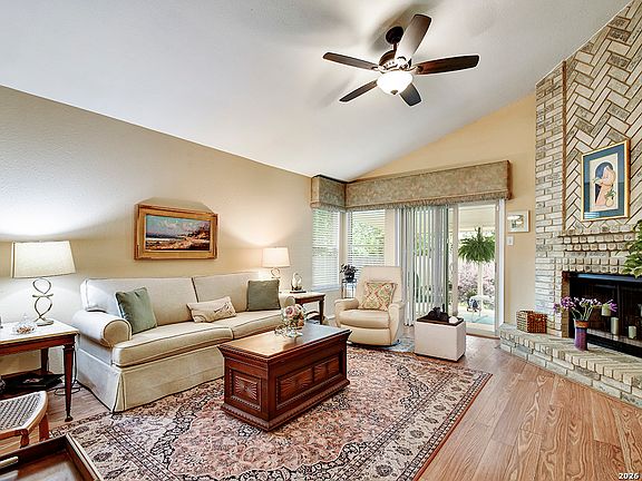 5th image of 13914 LAUREL HOLLOW DR