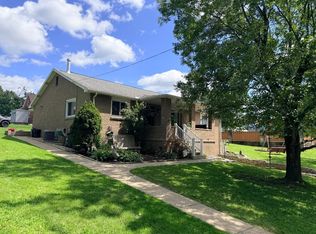12 1st Ave, Burgettstown, PA 15021