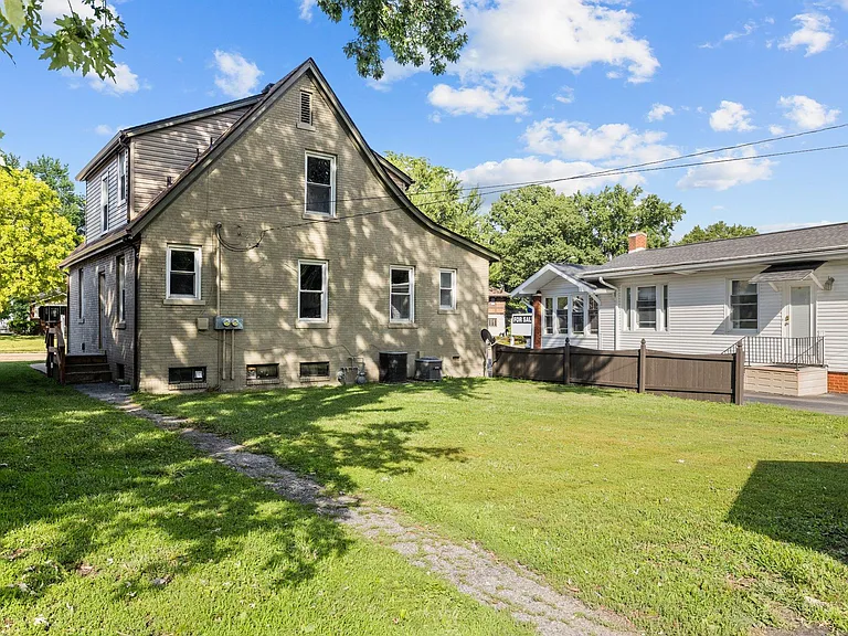 3202 W Main St — Photo 3
