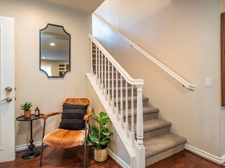 N Deer Springs Dr — Photo 15